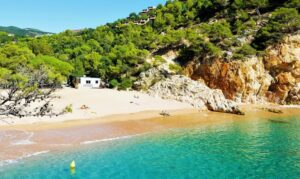 Les plus belles plages et criques de la Costa Brava : Cala Pola à Tossa de Mar